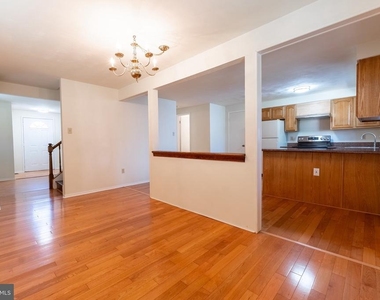12136 Bentridge Place - Photo Thumbnail 7