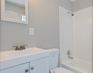 1436 W Baltimore Street - Photo Thumbnail 8