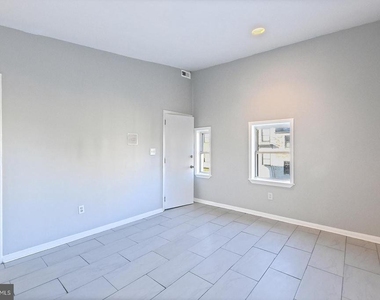 1436 W Baltimore Street - Photo Thumbnail 2
