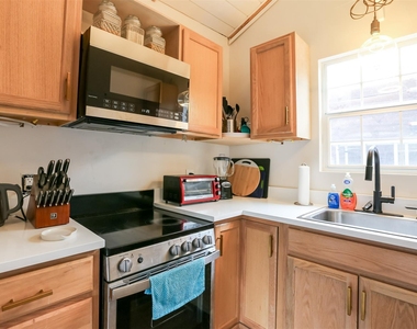 308 E 32nd St - Photo Thumbnail 7