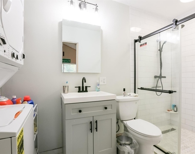 308 E 32nd St - Photo Thumbnail 3