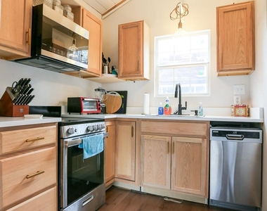 308 E 32nd St - Photo Thumbnail 6