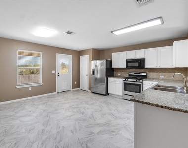 18436 Weatherby Ln - Photo Thumbnail 3