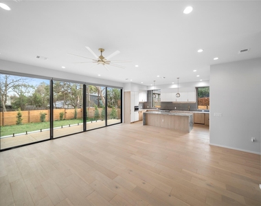 2107 Brackenridge St - Photo Thumbnail 10