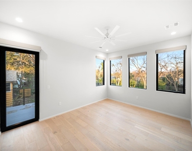 2107 Brackenridge St - Photo Thumbnail 18