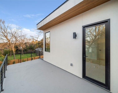 2107 Brackenridge St - Photo Thumbnail 22