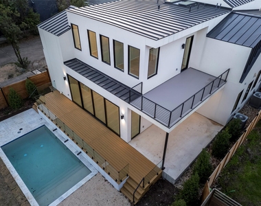 2107 Brackenridge St - Photo Thumbnail 32