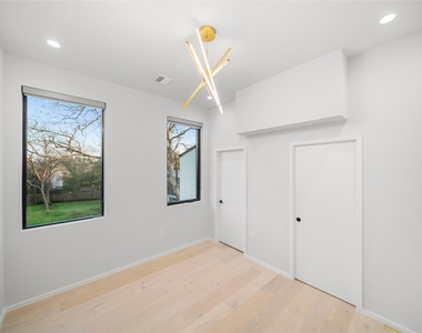2107 Brackenridge St - Photo Thumbnail 26