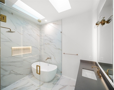 2107 Brackenridge St - Photo Thumbnail 21