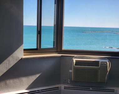 7337 S South Shore Drive - Photo Thumbnail 4