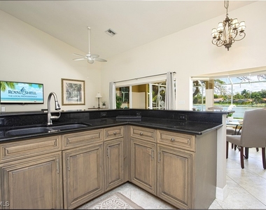 242 Belville Boulevard - Photo Thumbnail 4