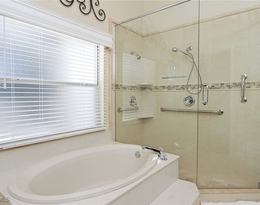 242 Belville Boulevard - Photo Thumbnail 8