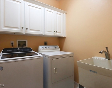 242 Belville Boulevard - Photo Thumbnail 17