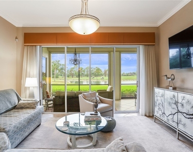 8023 Players Cove Drive - Photo Thumbnail 5