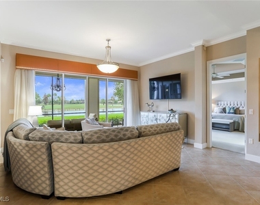 8023 Players Cove Drive - Photo Thumbnail 4