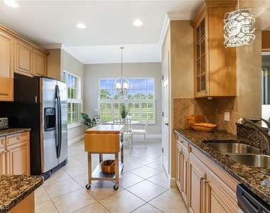 8023 Players Cove Drive - Photo Thumbnail 12