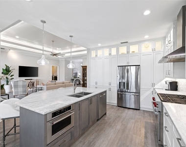 1900 Sandpiper Street - Photo Thumbnail 13