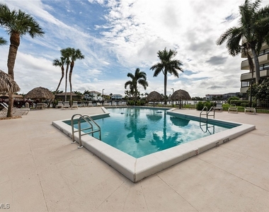 591 Seaview Court - Photo Thumbnail 14