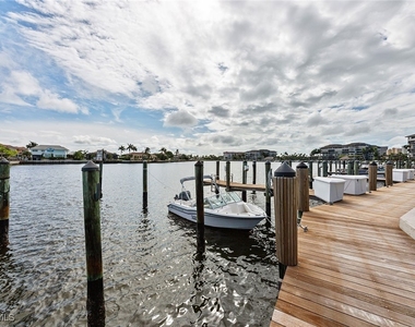 591 Seaview Court - Photo Thumbnail 15