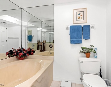 300 Horse Creek Drive - Photo Thumbnail 7