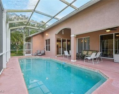 2621 Golden Gate Boulevard W - Photo Thumbnail 34