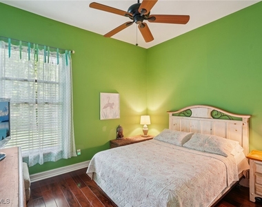 2621 Golden Gate Boulevard W - Photo Thumbnail 31