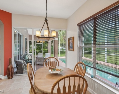 2621 Golden Gate Boulevard W - Photo Thumbnail 8