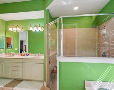 2621 Golden Gate Boulevard W - Photo Thumbnail 23
