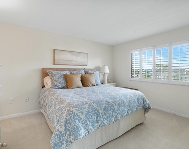 9715 Gulf Shore Drive - Photo Thumbnail 11