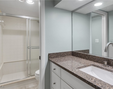 9715 Gulf Shore Drive - Photo Thumbnail 10