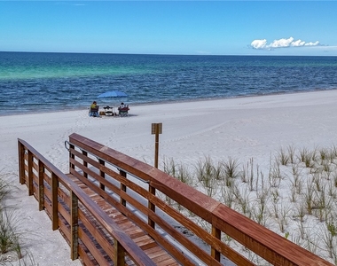 9715 Gulf Shore Drive - Photo Thumbnail 15