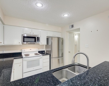 2611 Grants Lake Boulevard - Photo Thumbnail 8