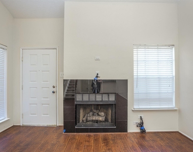 2611 Grants Lake Boulevard - Photo Thumbnail 4