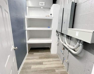 2710 Avenue F - Photo Thumbnail 5
