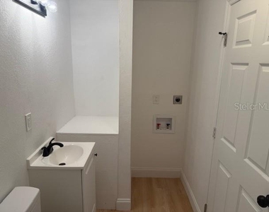 4605 N Hubert Avenue - Photo Thumbnail 6