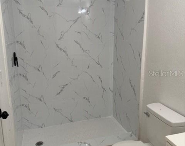 4605 N Hubert Avenue - Photo Thumbnail 4