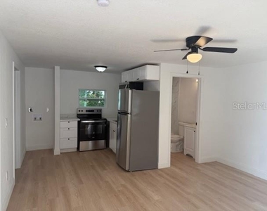 4605 N Hubert Avenue - Photo Thumbnail 3