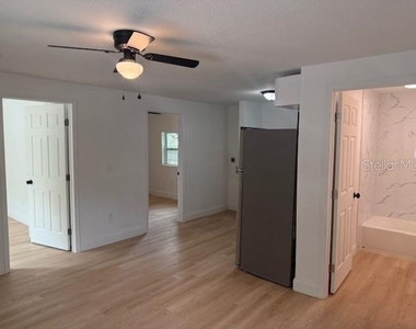 4605 N Hubert Avenue - Photo Thumbnail 4