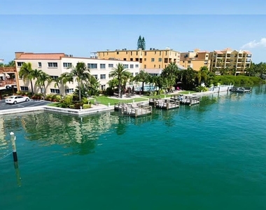 10265 Gulf Boulevard - Photo Thumbnail 2