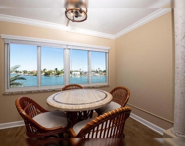 10265 Gulf Boulevard - Photo Thumbnail 8