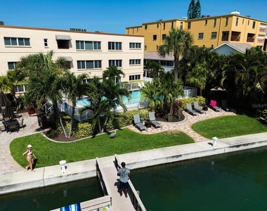 10265 Gulf Boulevard - Photo Thumbnail 3