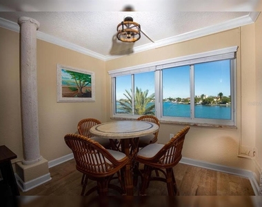 10265 Gulf Boulevard - Photo Thumbnail 4