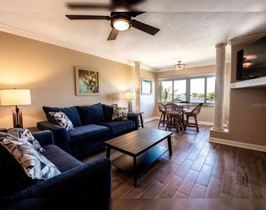 10265 Gulf Boulevard - Photo Thumbnail 5