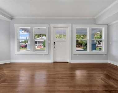 415 S 9th Street - Photo Thumbnail 4
