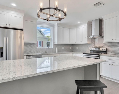 415 S 9th Street - Photo Thumbnail 13