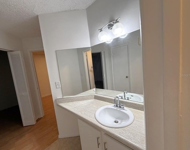 4308 Lakeway Drive - Photo Thumbnail 18