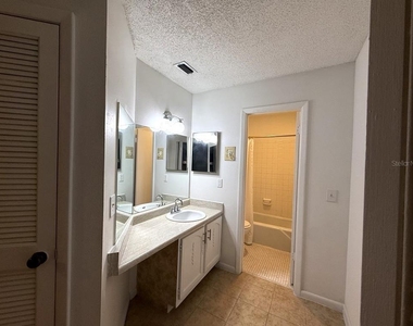 4308 Lakeway Drive - Photo Thumbnail 14
