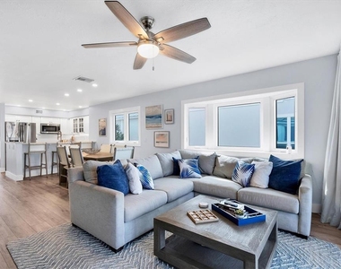420 Gulf Boulevard - Photo Thumbnail 8