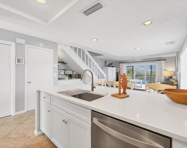 420 Gulf Boulevard - Photo Thumbnail 16