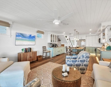 290 Gulf Boulevard - Photo Thumbnail 10